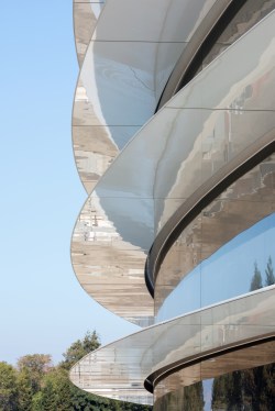 Apple Employees Reportedly Walking into Walls at Company’s New Glass Office